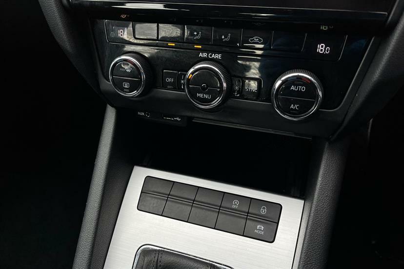 Skoda Octavia Hatchback Silver #11