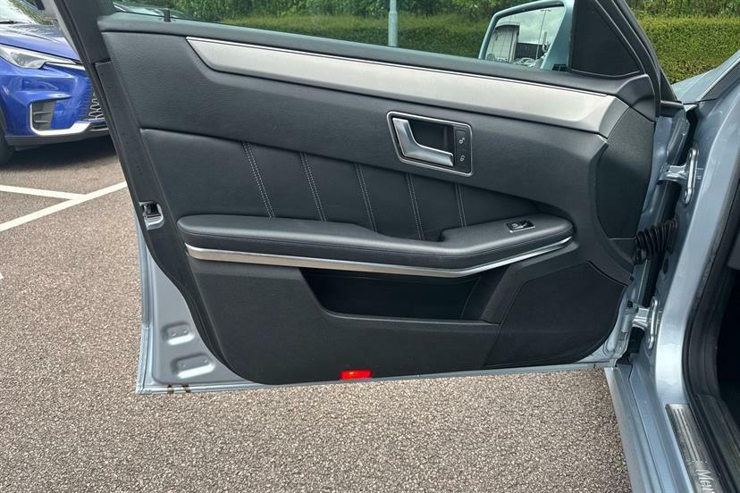 Mercedes-Benz E Class E250 Cgi Blueefficiency Sport Black #26