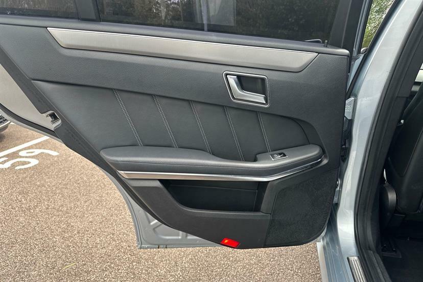 Mercedes-Benz E Class E250 Cgi Blueefficiency Sport Black #24