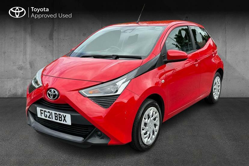 Toyota Aygo 1.0 Vvt-i X-play Tss Red #3