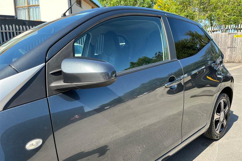 Toyota Aygo Hatchback White #12