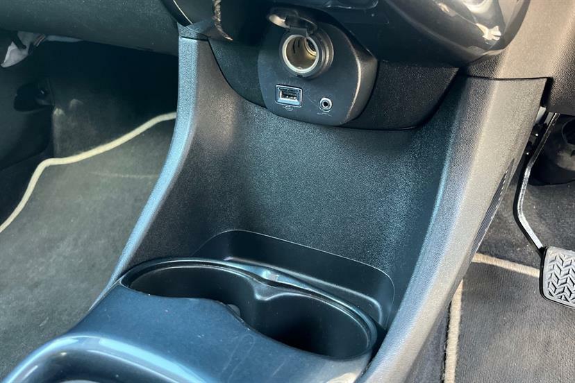 Toyota Aygo Hatchback White #33