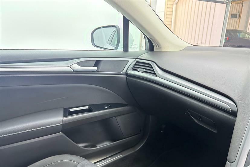 Ford Mondeo Titanium Tdci Silver #24