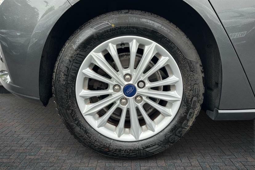 Ford Focus 1.0 Ecoboost 125 Titanium Grey #4