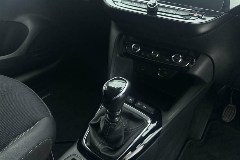 Vauxhall Corsa 1.2 Se Premium Red #8