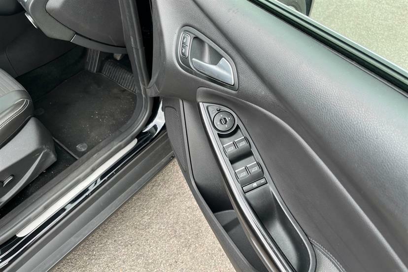 Ford Focus 1.6 Zetec S Powershift Euro 6 Black #11
