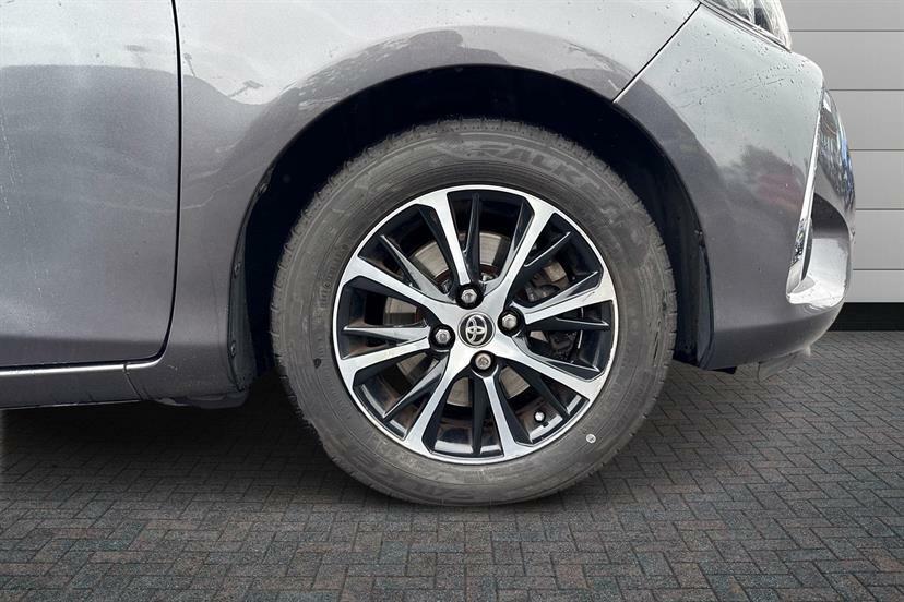 Toyota Yaris 1.5 Vvt-i Icon Tech Cvt Grey #4