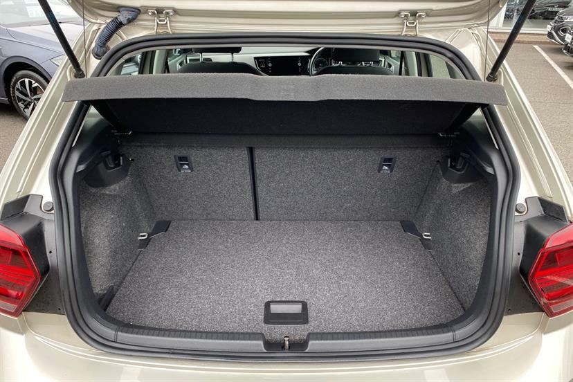 Volkswagen Polo Se Black #12