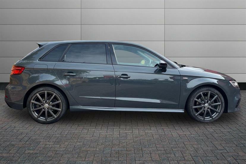 Audi A3 1.6 Tdi 116 Black Edition S Tronic Grey #4
