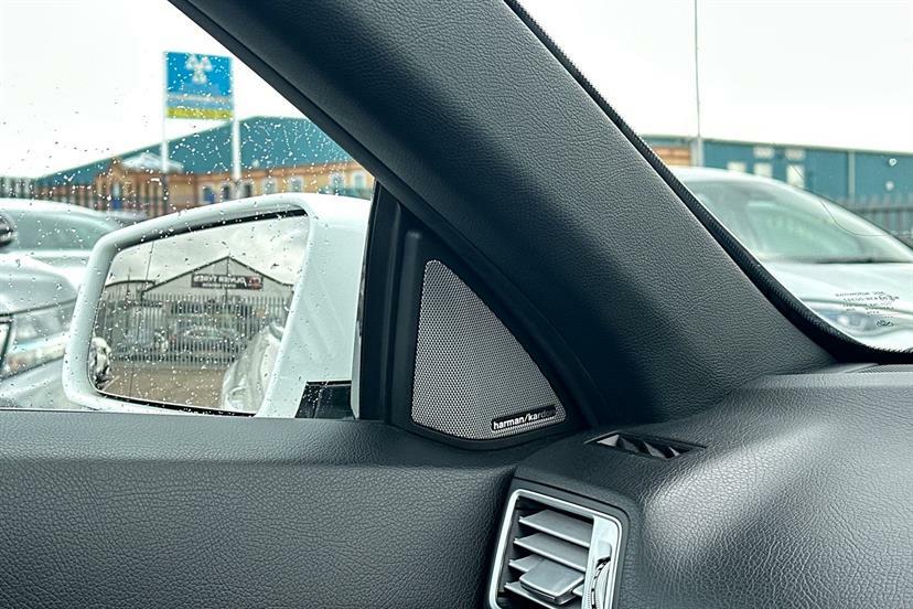 Mercedes-Benz E Class E220d Se 9G-tronic Silver #27