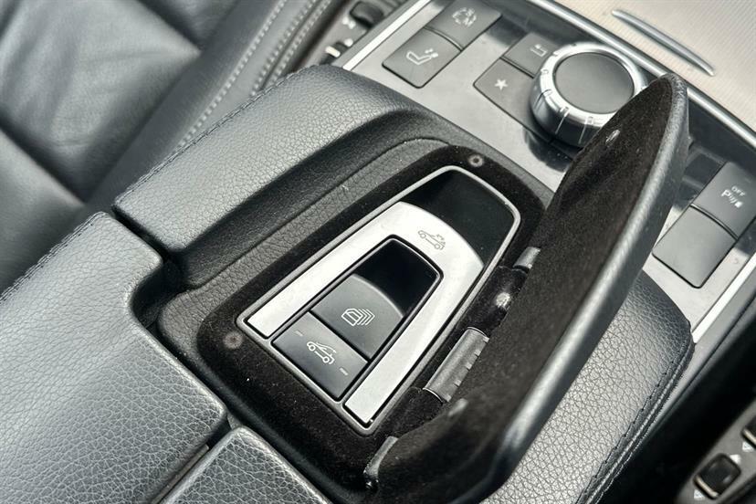 Mercedes-Benz E Class E220d Se 9G-tronic Silver #23