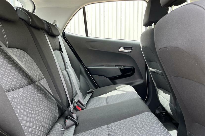 Kia Picanto Gt-line White #21