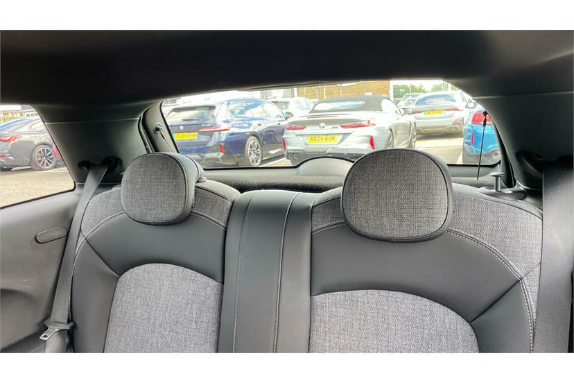 Mini Hatch 1.5 Cooper Classic Nav Pack Blue #32