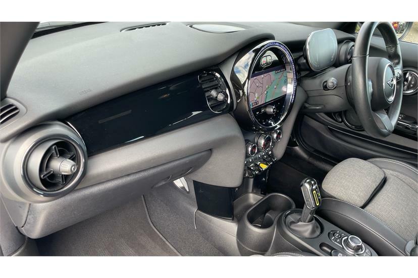 Mini Hatch 1.5 Cooper Classic Nav Pack Blue #33