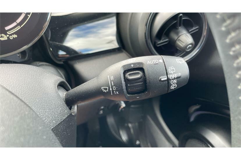 Mini Hatch 1.5 Cooper Classic Nav Pack Blue #38
