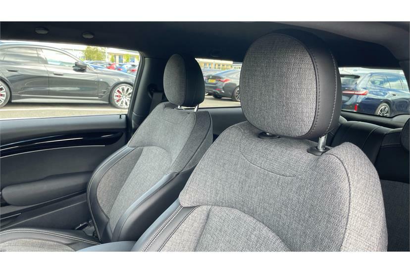 Mini Hatch 1.5 Cooper Classic Nav Pack Blue #30