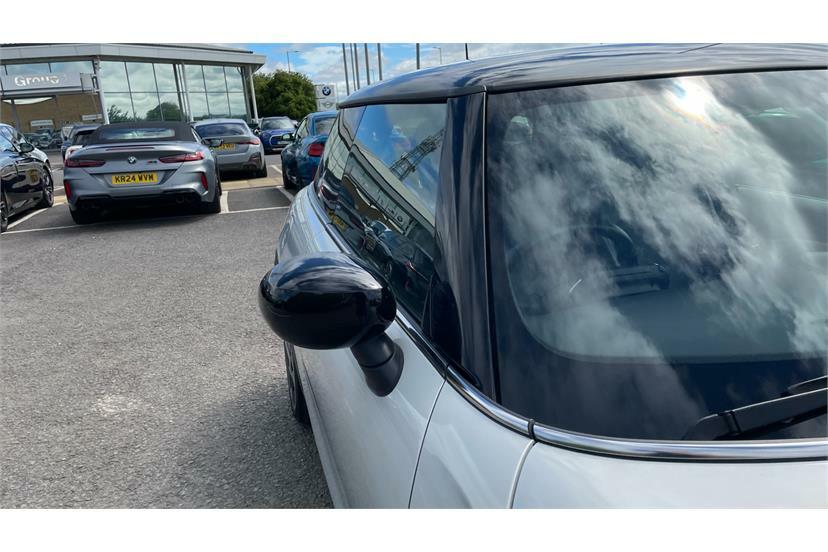 Mini Hatch 1.5 Cooper Classic Nav Pack Blue #24