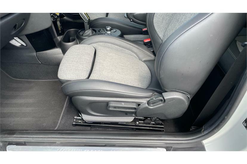 Mini Hatch 1.5 Cooper Classic Nav Pack Blue #29