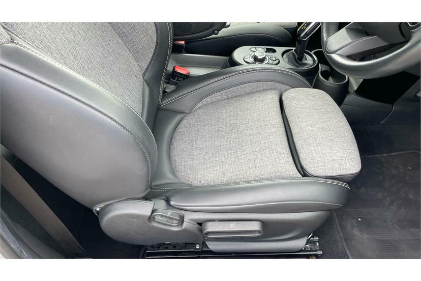 Mini Hatch 1.5 Cooper Classic Nav Pack Blue #35