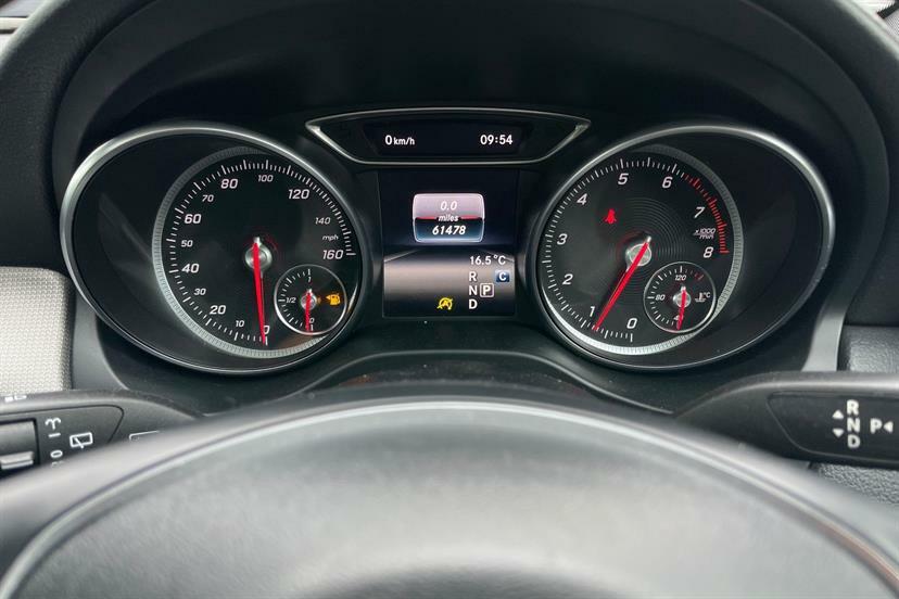Mercedes-Benz GLA Class 200 Sport Premium Plus Silver #5