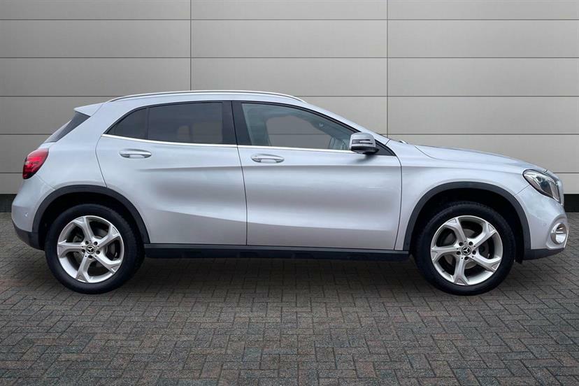 Mercedes-Benz GLA Class 200 Sport Premium Plus Silver #3