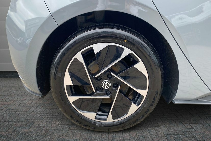 Volkswagen ID.3 Pro Performance 58Kwh Life Hatchback GF72DPU Black #4