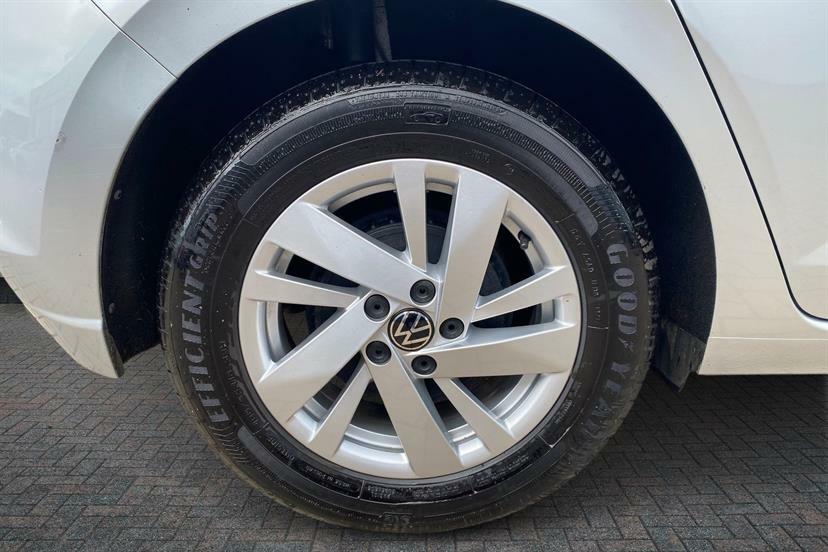 Volkswagen Polo 1.0 Tsi Life Silver #4
