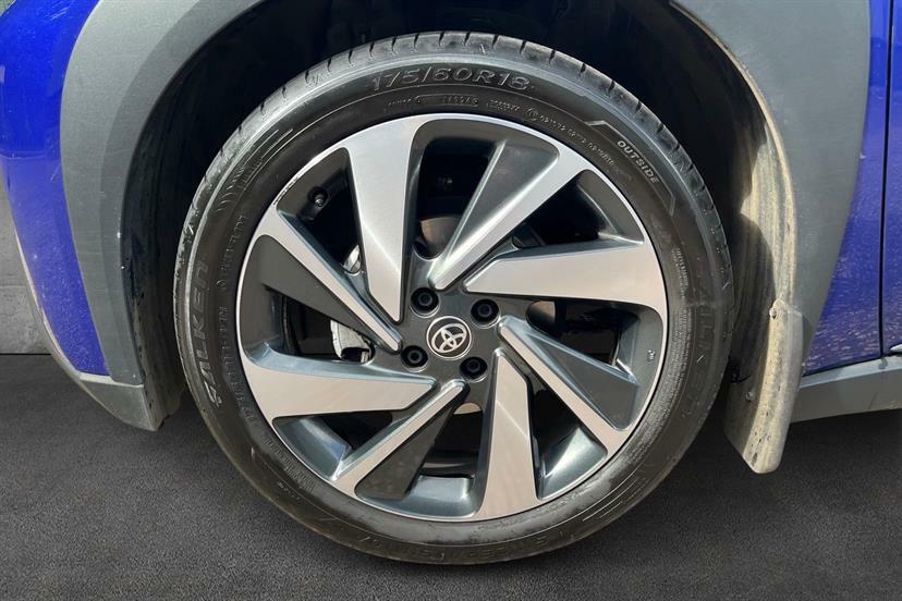 Toyota Aygo X 1.0 Vvt-i Edge Black #4