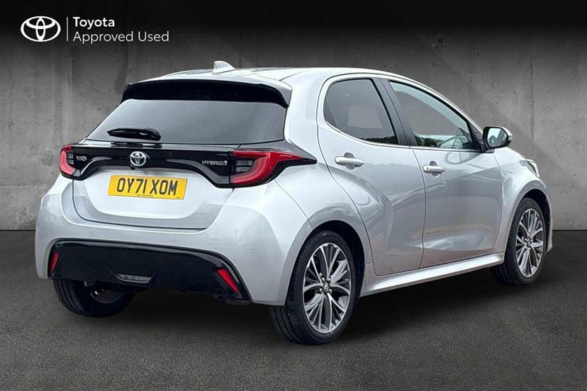 Toyota Yaris 1.5 Hybrid Excel Cvt Silver #2