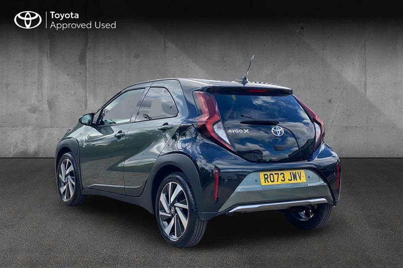 Toyota Aygo X 1.0 Vvt-i Exclusive Black #4