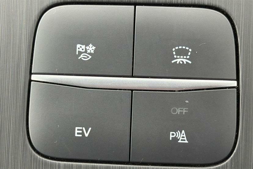 Ford Kuga 1.5 Ecoblue Zetec White #26