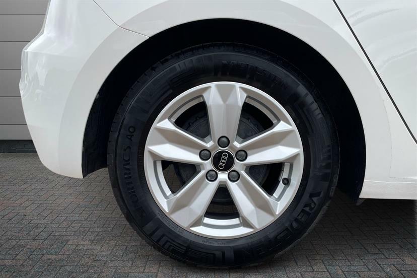 Audi A1 25 Tfsi Technik White #3