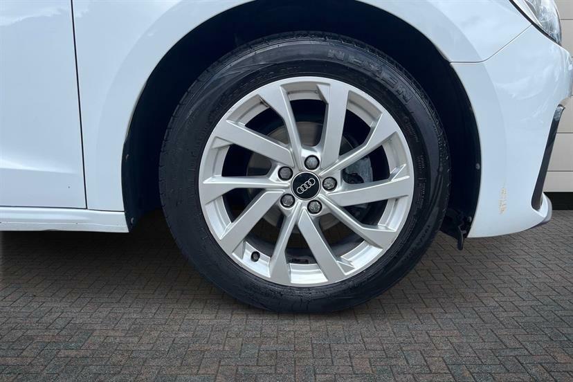 Audi A1 25 Tfsi Sport White #4