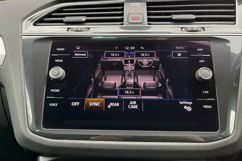 Volkswagen Tiguan Elegance Black #32