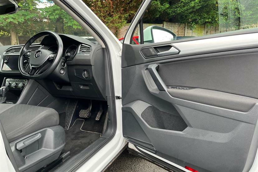 Volkswagen Tiguan Elegance Black #15