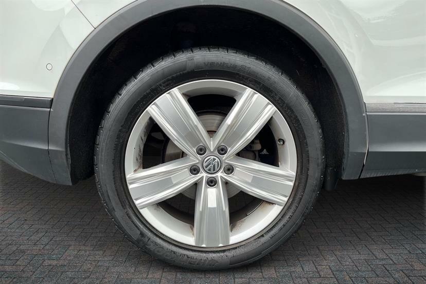 Volkswagen Tiguan Elegance Black #5