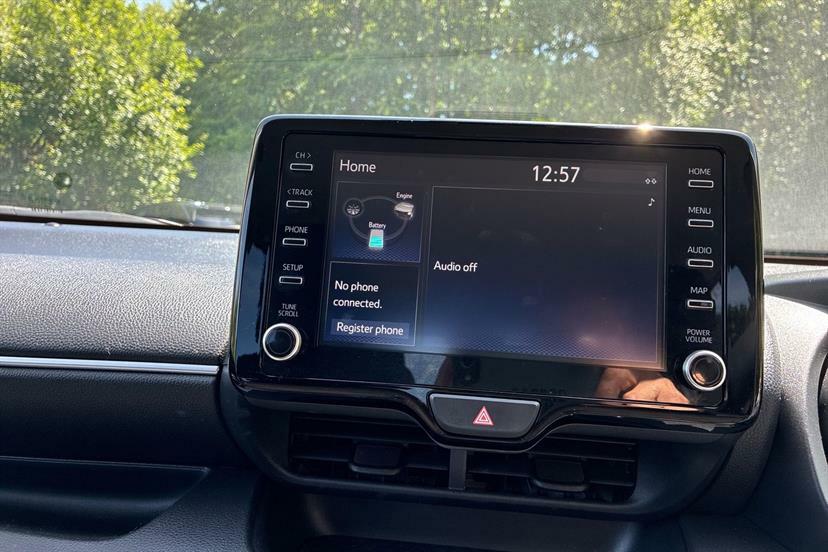 Toyota Yaris 1.5 Hybrid Design Cvt Black #6