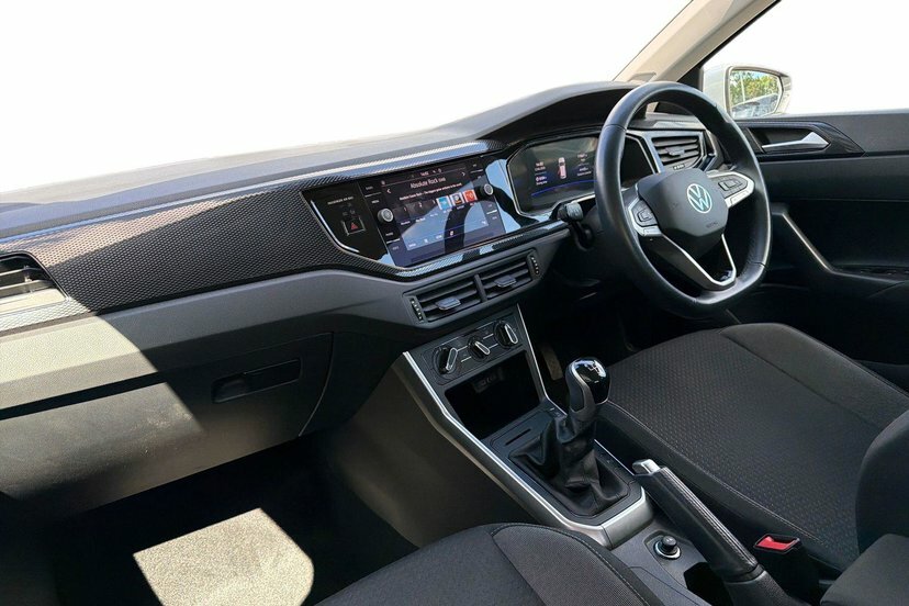 Volkswagen Polo 1.0 Tsi Life Hatchback 95 Ps ET73XNX Silver #2