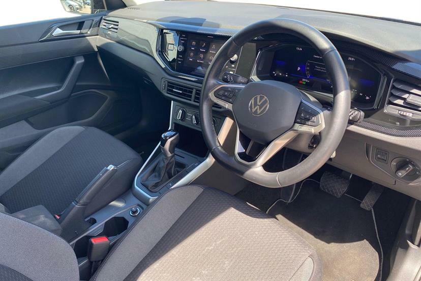 Volkswagen Polo 1.0 Tsi Life Dsg Black #4