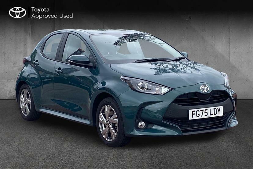 Toyota Yaris 1.5 Hybrid Icon Cvt Green