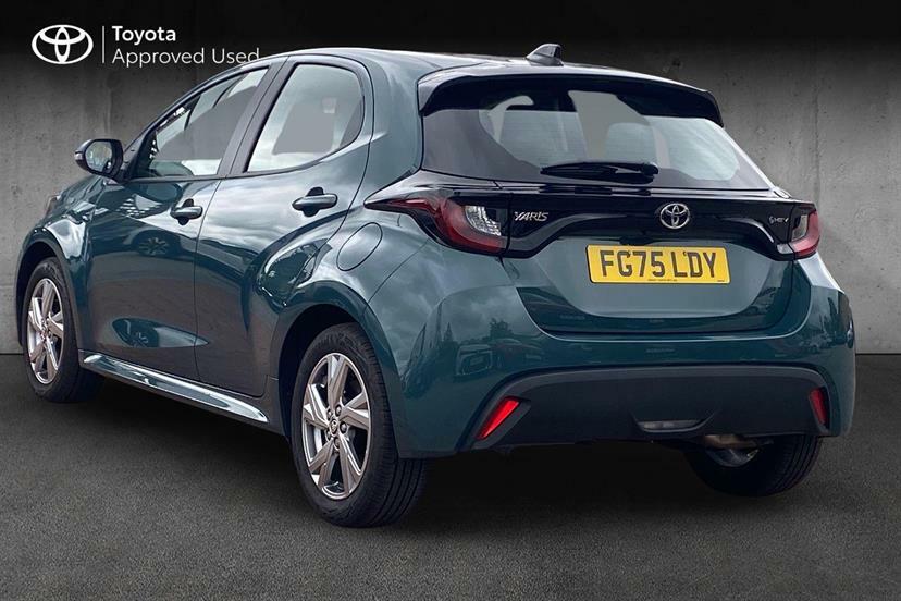 Toyota Yaris 1.5 Hybrid Icon Cvt Green #4