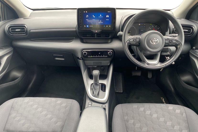 Toyota Yaris 1.5 Hybrid Icon Cvt Green #5