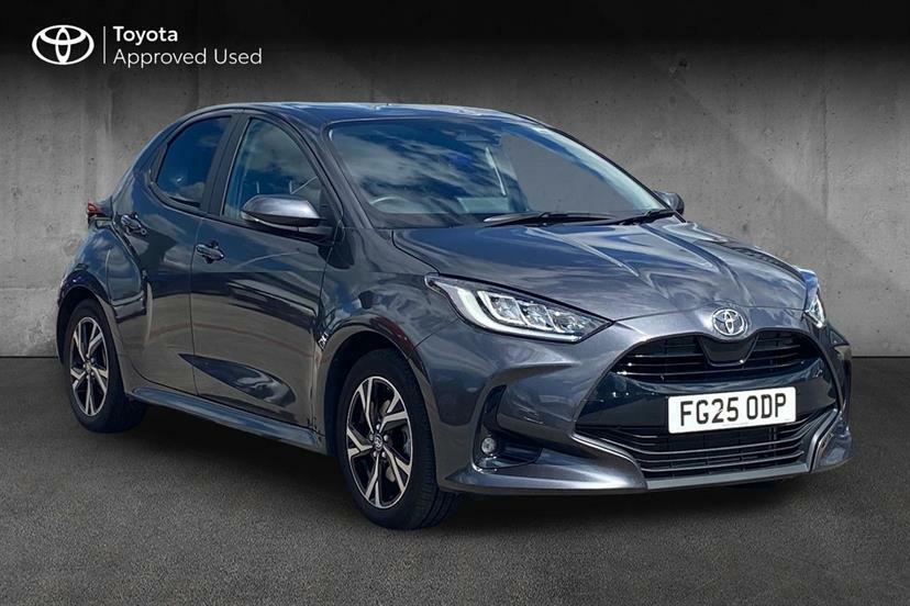 Toyota Yaris 1.5 Hybrid Design Cvt Grey