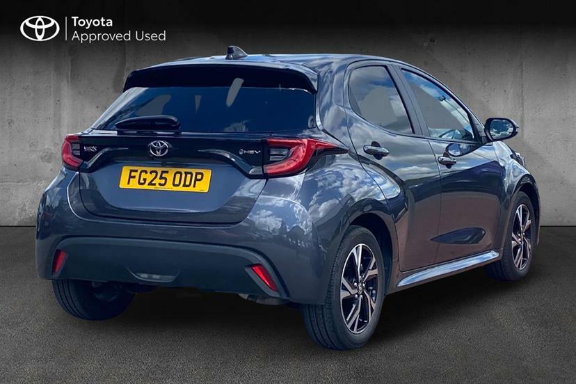 Toyota Yaris 1.5 Hybrid Design Cvt Grey #2