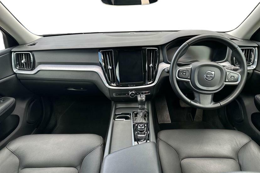 Volvo V60 2.0 T4 190 Momentum Plus Black #5