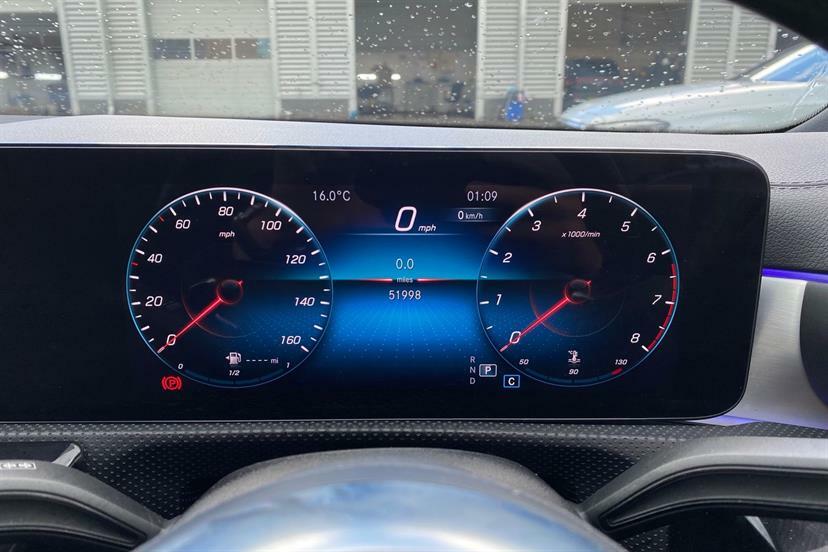 Mercedes-Benz CLA Class 200 Amg Line Premium Tip White #4