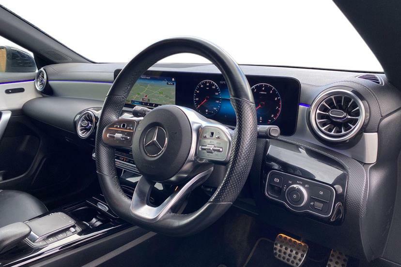 Mercedes-Benz CLA Class 200 Amg Line Premium Tip White #3