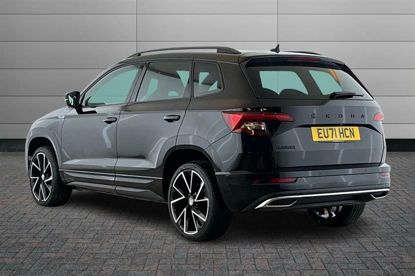 Skoda Karoq 1.5 Tsi Sport Line Dsg Black #2