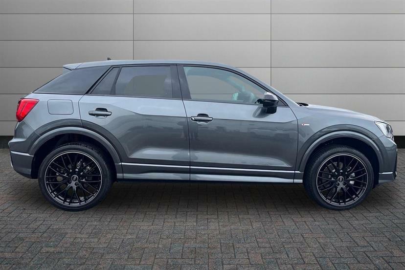 Audi Q2 35 Tfsi Black Edition S Tronic Grey #4
