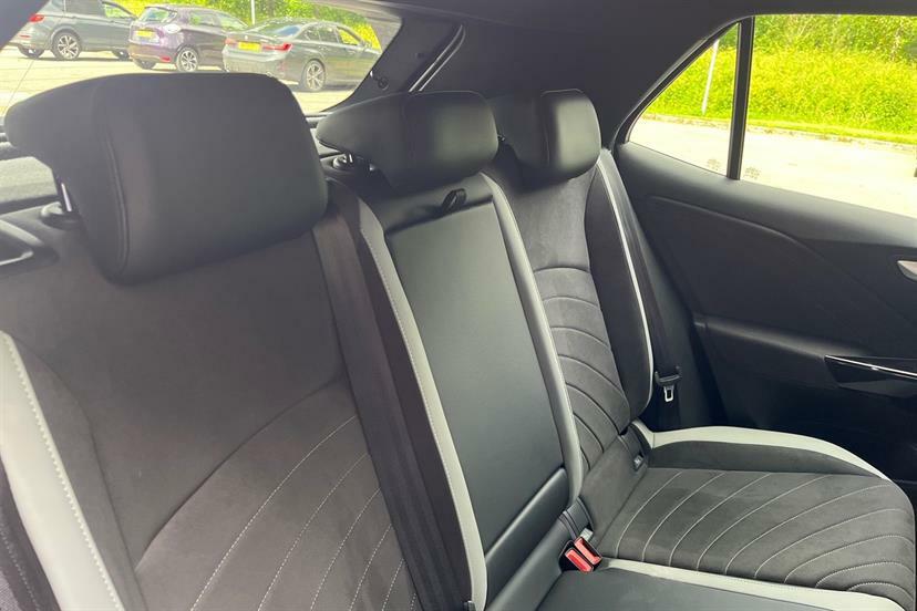 Volkswagen ID.3 Pro Black #18